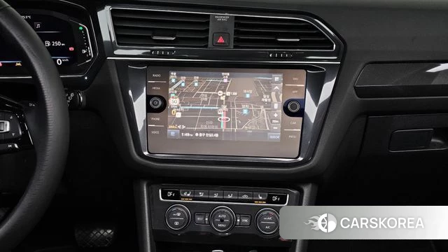 Volkswagen Tiguan Allspace 2020 Черный из Кореи, фото 3