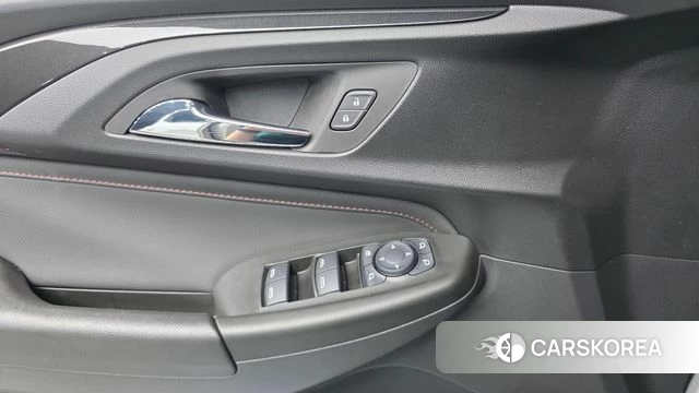 Chevrolet (GM Daewoo) Trailblazer 2022 Белый из Кореи, фото 3