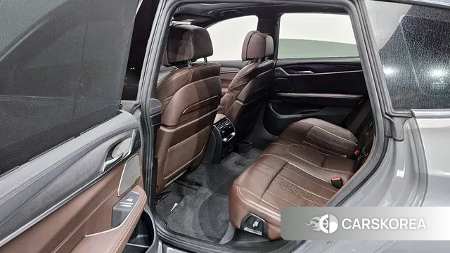 BMW 6 Series GT (G32) 2022 Серебристо-серый из Кореи, фото 3