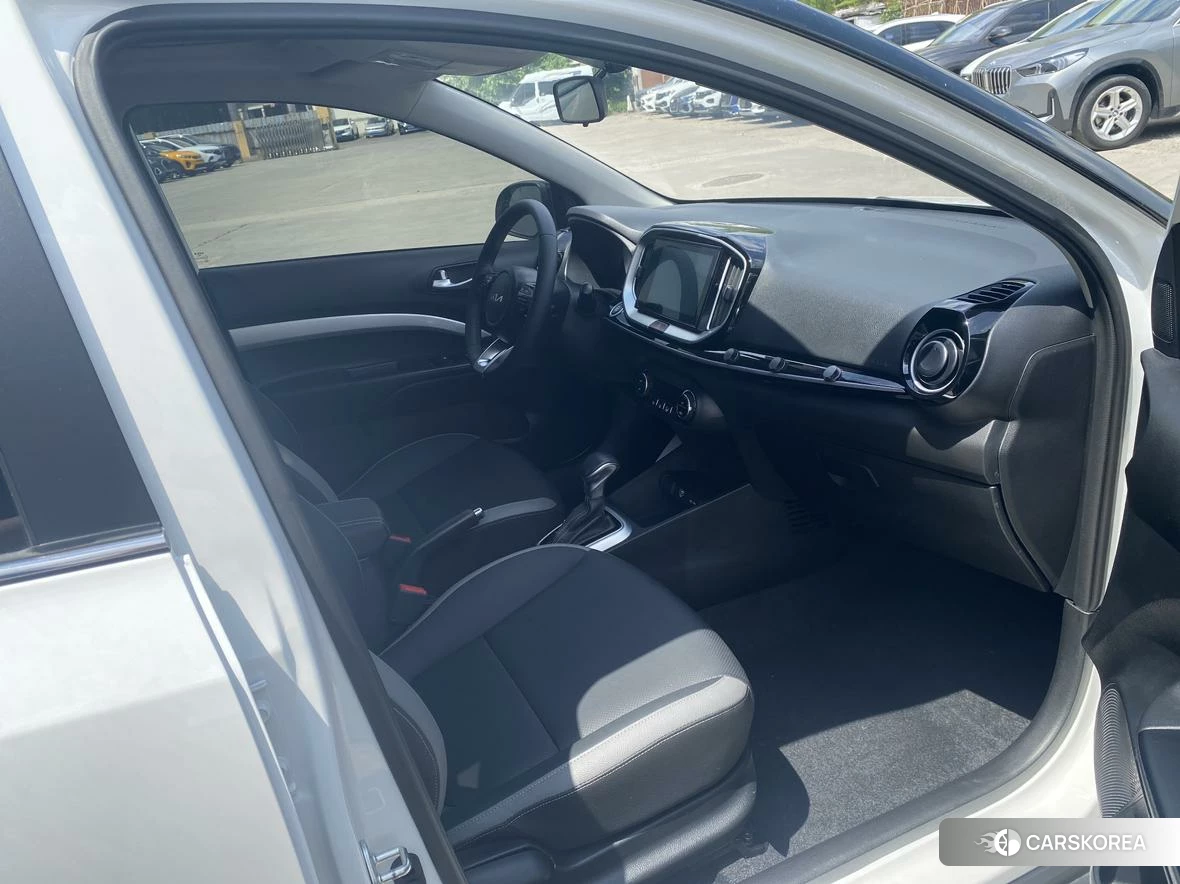 Kia KX1 2021 Белый из Китая, фото 3