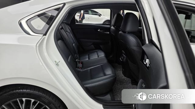 Kia The New K3 2nd generation 2021 Белый из Кореи, фото 3
