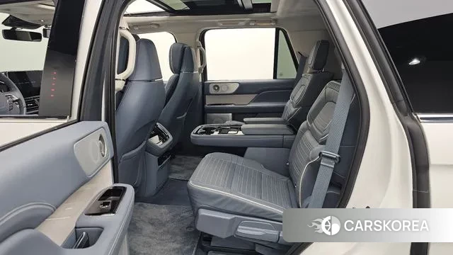 Lincoln Navigator 4th generation 2023 Белый из Кореи, фото 3