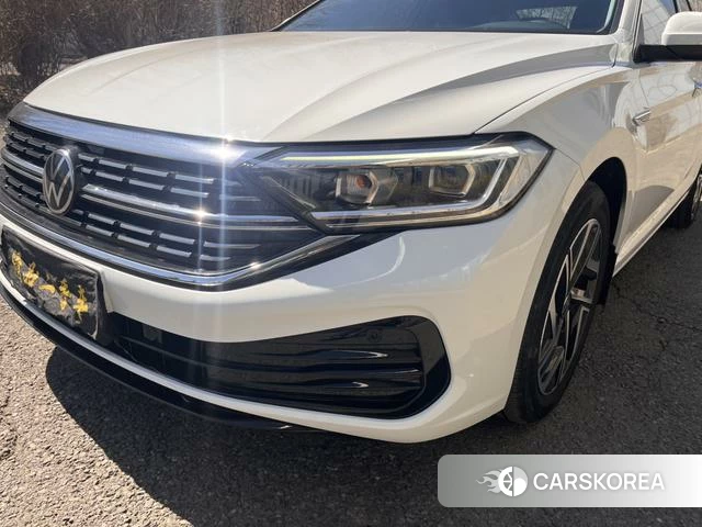 Volkswagen Sagitar 2025 Белый из Китая, фото 3