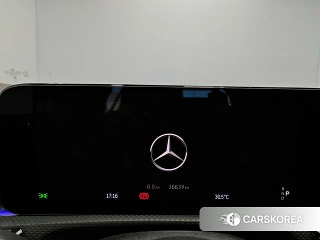 Mercedes-Benz Class A 2023 Белый из Китая, фото 3