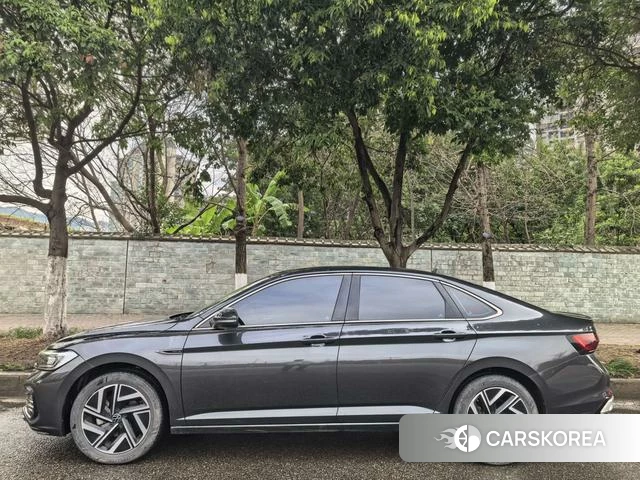Volkswagen Sagitar 2023 Темно-серый из Китая, фото 3