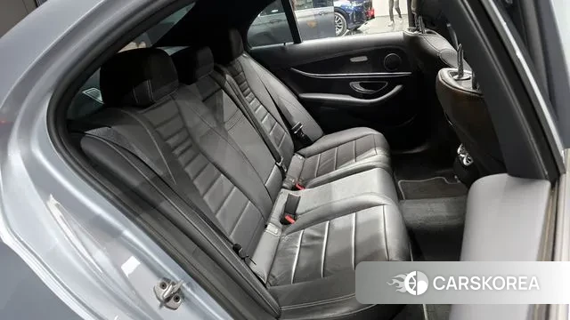Mercedes-Benz E-Class W213 2022 Серебристо-серый из Кореи, фото 3