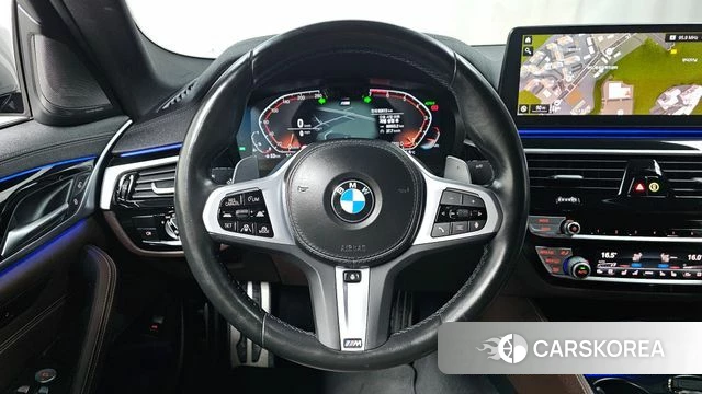 BMW 5 Series (G30) 2022 Серебристо-серый из Кореи, фото 3