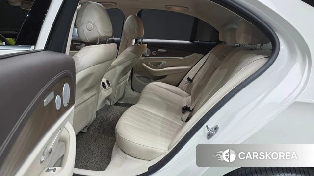 Mercedes-Benz E-Class W213 2018 Белый из Кореи, фото 3