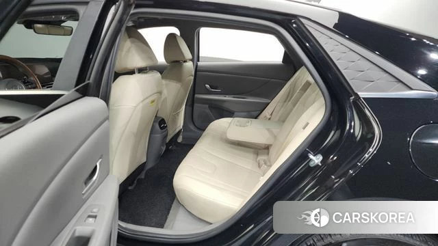 Hyundai The New Avante (CN7) 2023 Черный из Кореи, фото 3