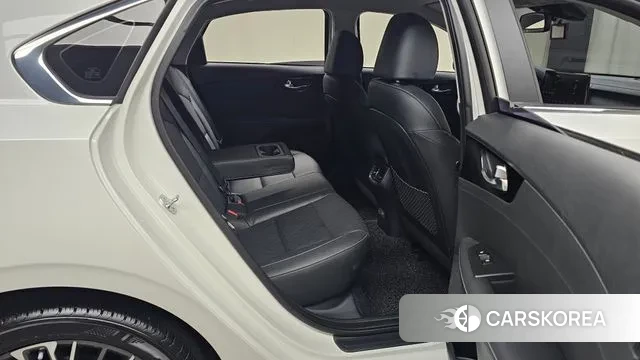 Kia The New K3 2nd generation 2023 Белый из Кореи, фото 3