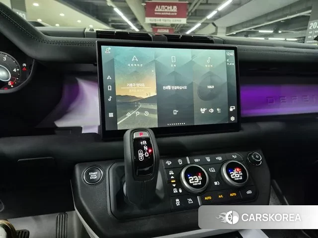 Land Rover Defender (L663) 2025 Коричневый из Кореи, фото 3