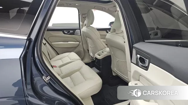 Volvo XC60 second Generation 2022 Синий из Кореи, фото 3