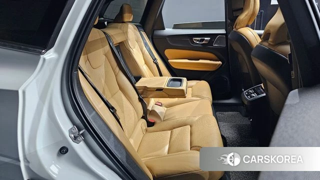 Volvo XC60 second Generation 2018 Белый из Кореи, фото 3