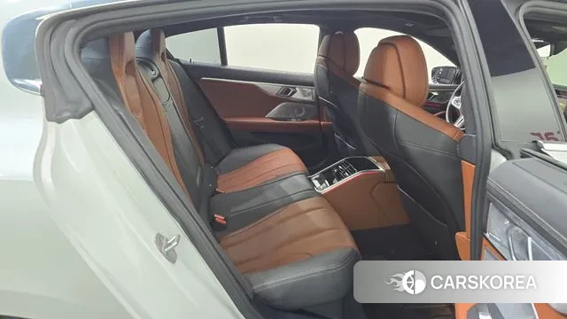 BMW 8 Series (G15) 2023 Белый из Кореи, фото 3