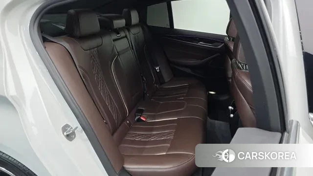 BMW 5 Series (G30) 2021 Белый из Кореи, фото 3