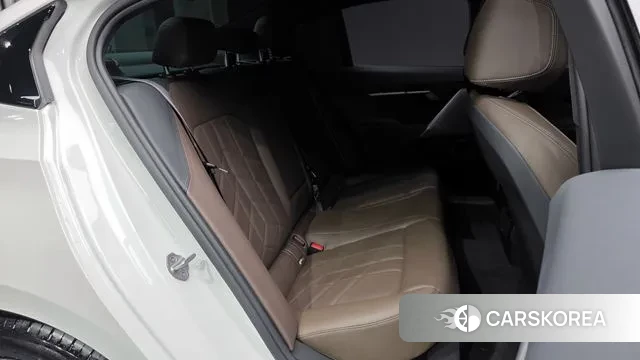 BMW 5 Series (G60) 2024 Белый из Кореи, фото 3