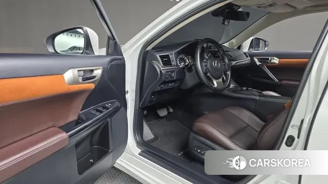 Lexus CT200h 2018 Белый из Кореи, фото 3