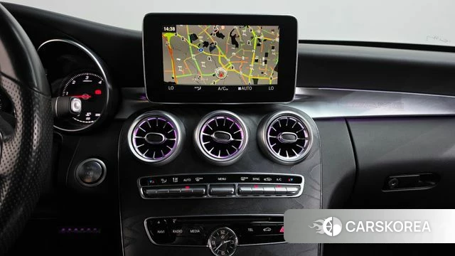 Mercedes-Benz C-Class W205 2018 Белый из Кореи, фото 3