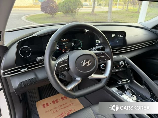 Hyundai Elantra 2024 Белый из Китая, фото 3
