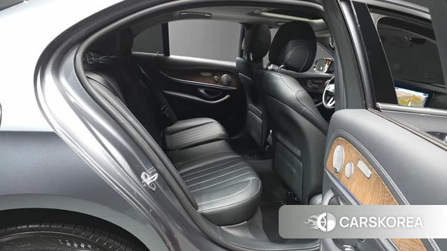 Mercedes-Benz E-Class W213 2018 Серый из Кореи, фото 3