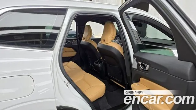 Volvo XC60 second Generation 2021 Белый из Кореи, фото 3