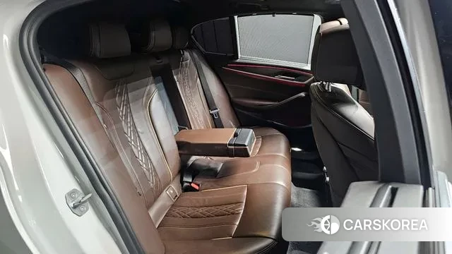 BMW 5 Series (G30) 2018 Белый из Кореи, фото 3