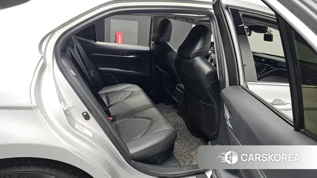 Toyota Camry (XV70) 2018 Серебряный из Кореи, фото 3