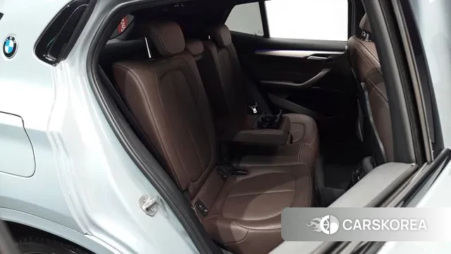 BMW X2 (F39) 2022 Серебристо-серый из Кореи, фото 3