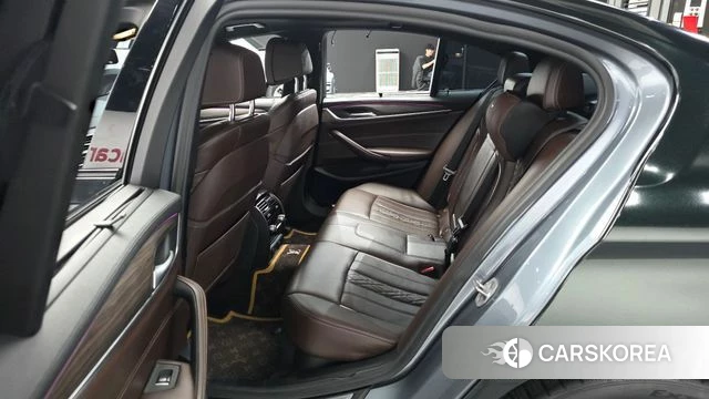 BMW 5 Series (G30) 2018 Темно-зеленый из Кореи, фото 3