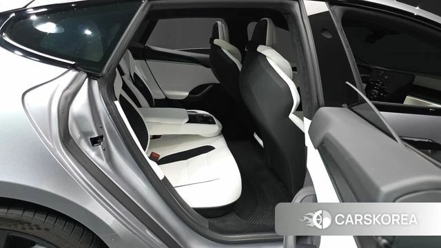 Tesla Model S 2026 Серебристо-серый из Кореи, фото 3