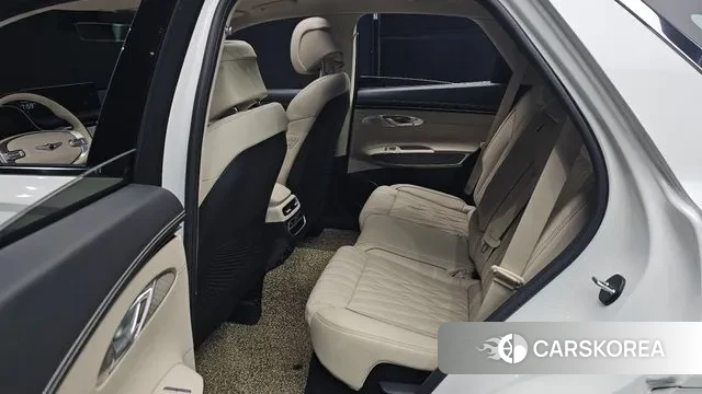 Genesis GV70 2023 Белый из Кореи, фото 3