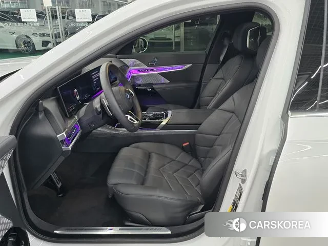 BMW 7 Series (G70) 2024 Белый из Кореи, фото 3