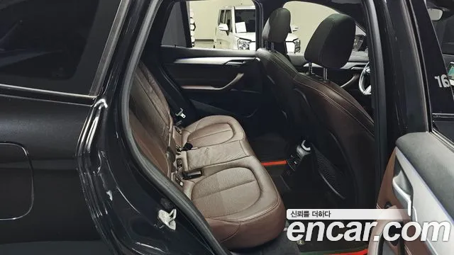 BMW X1 (F48) 2021 Черный из Кореи, фото 3