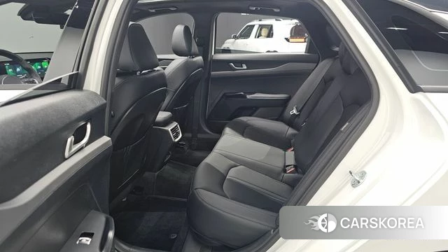 Kia The New K5 3rd generation 2025 Белый из Кореи, фото 3