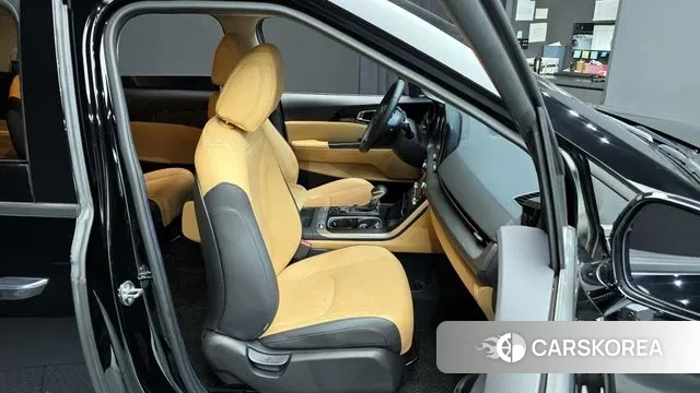 Kia Carnival 4th generation 2023 Черный из Кореи, фото 3