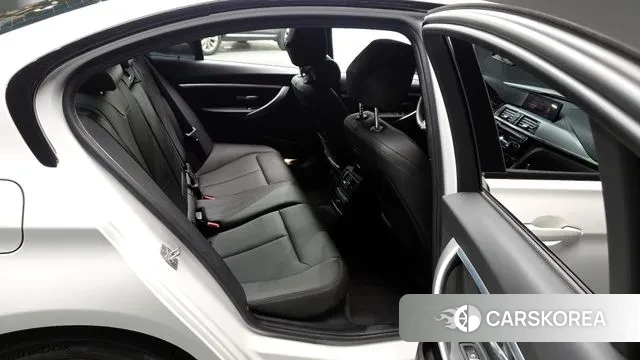 BMW 3 Series (F30) 2018 Белый из Кореи, фото 3