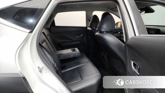 Hyundai Kona (SX2) 2023 Белый из Кореи, фото 3