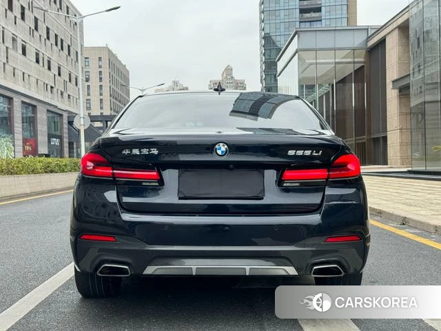 BMW 5 series 2022 Черный из Китая, фото 3