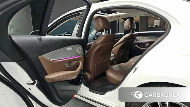 Mercedes-Benz E-Class W213 2018 Белый из Кореи, фото 3