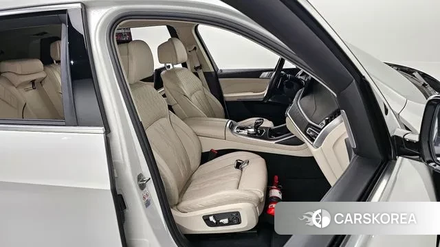 BMW X7 (G07) 2021 Белый из Кореи, фото 3