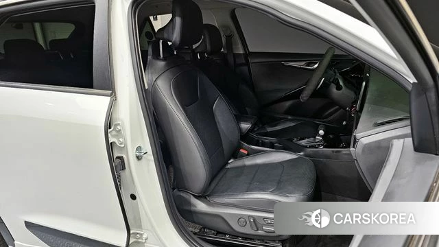 Kia Di Ol Nu Niro 2022 Белый из Кореи, фото 3