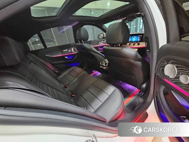 Mercedes-Benz E-Class W213 2022 Белый из Кореи, фото 3