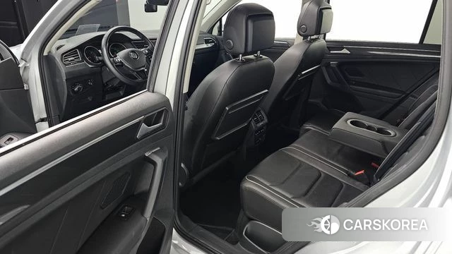 Volkswagen Tiguan second Generation 2020 Серебристо-серый из Кореи, фото 3