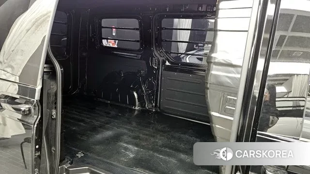 Hyundai Staria 2023 Черный из Кореи, фото 3