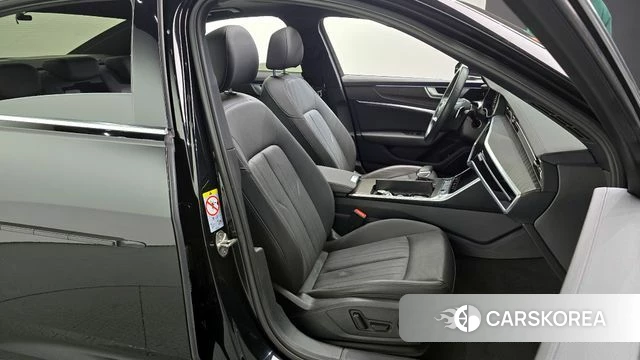 Audi A6 (C8) 2022 Черный из Кореи, фото 3