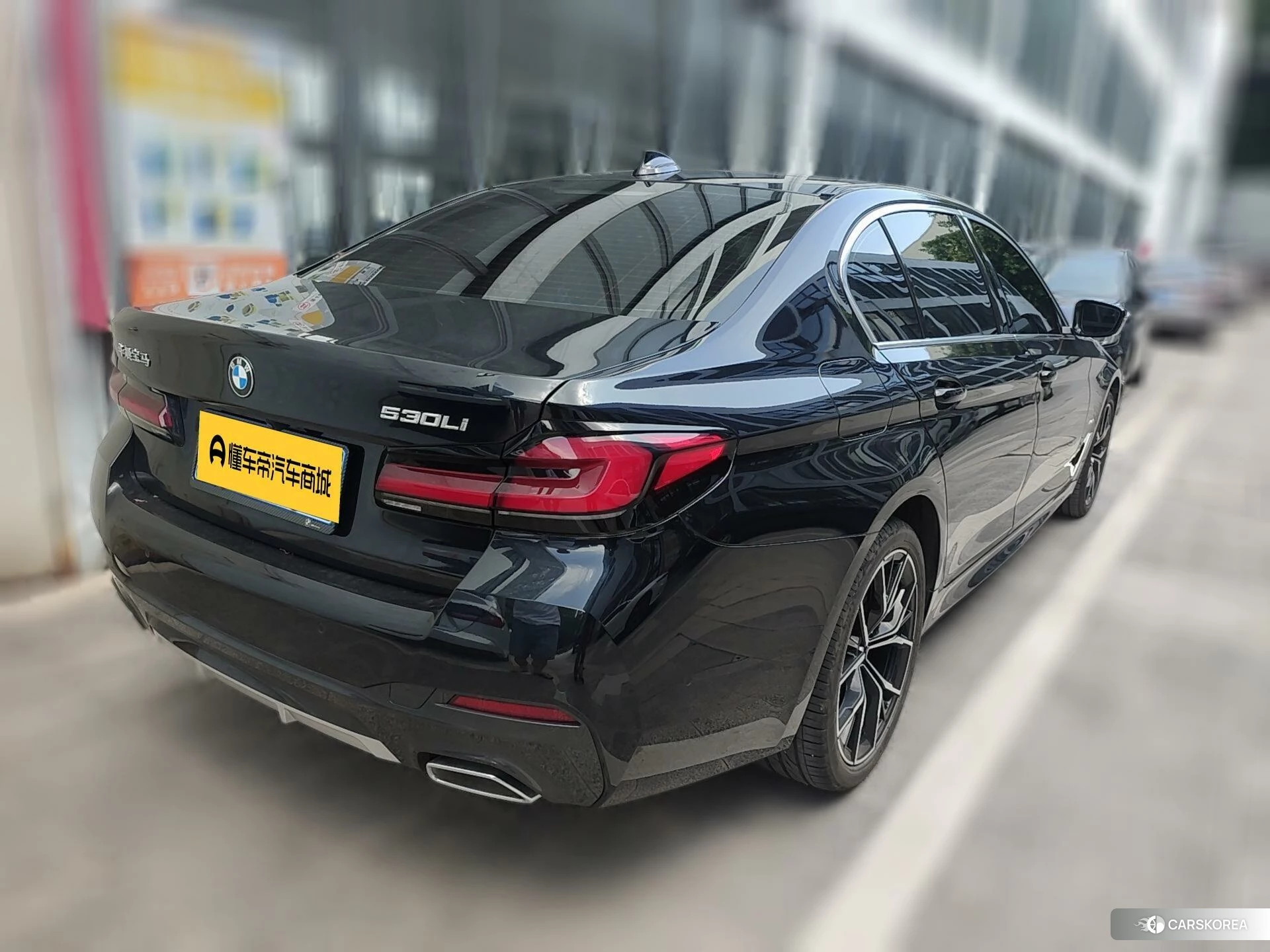 BMW 5 series 2022 Черный из Китая, фото 3
