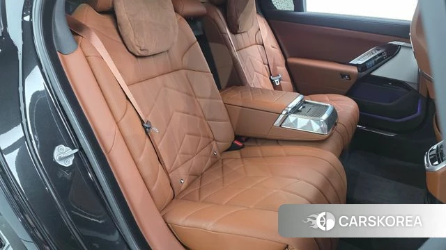 BMW 7 Series (G70) 2025 Черный из Кореи, фото 3