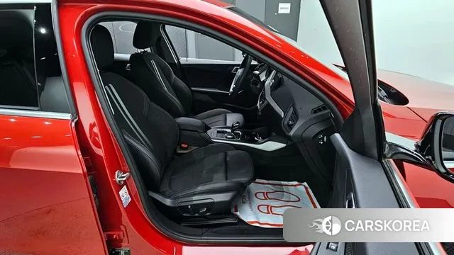 BMW 1 Series (F40) 2020 Красный из Кореи, фото 3