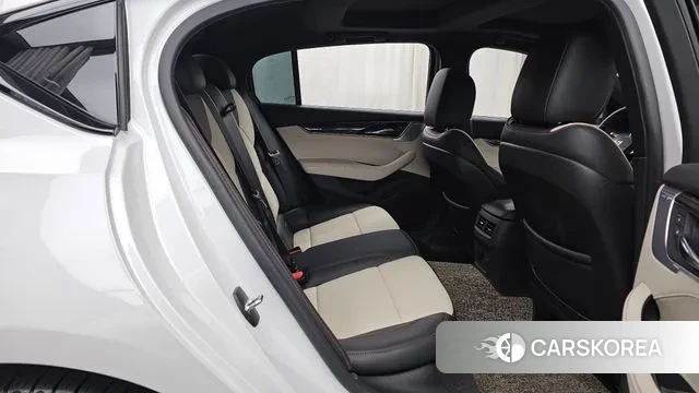 Cadillac CT5 2023 Белый из Кореи, фото 3