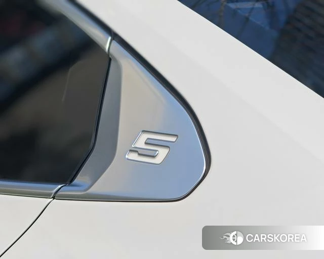 BMW 5 series 2024 Белый из Китая, фото 3